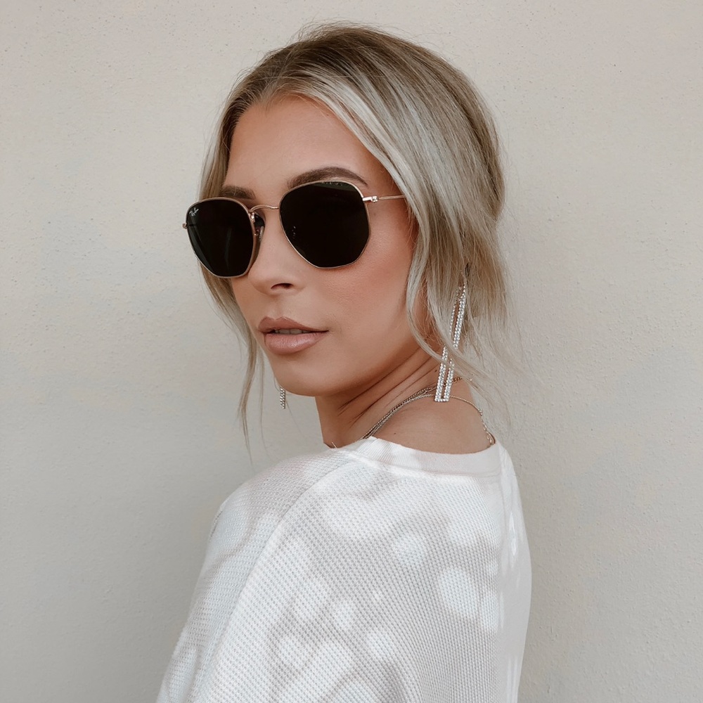 Meet your Poshers, Ashton & Carrington